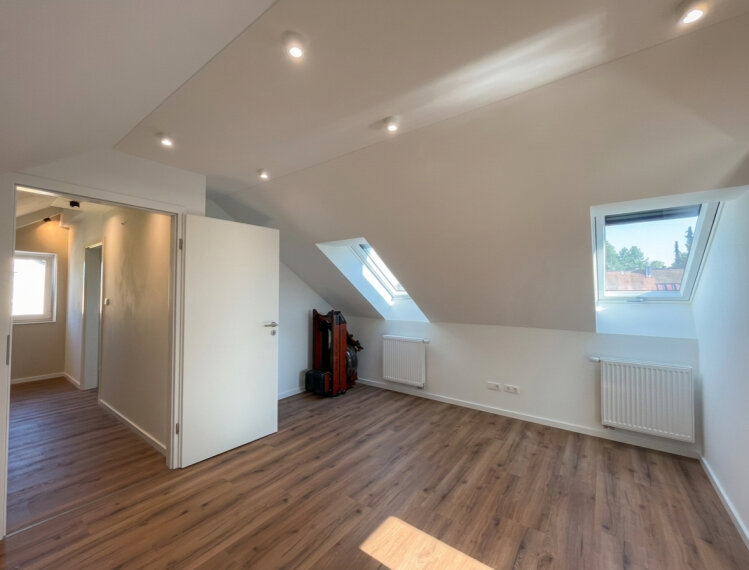 9_Schlafzimmer mit eigener Dusche