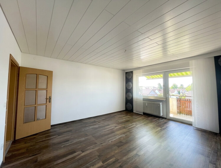 3_Wohnzimmer mit Balkon